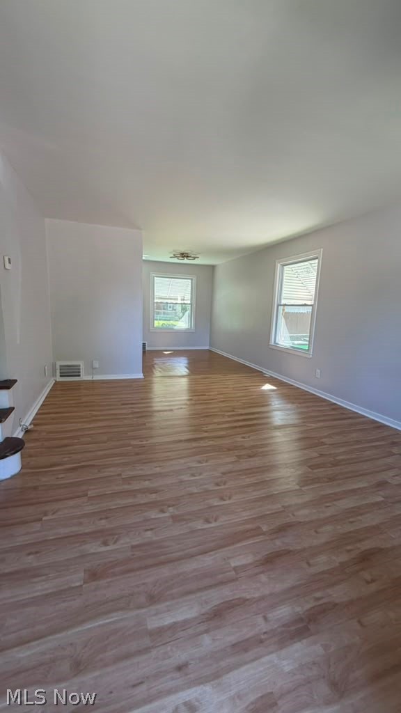 1527 Babbitt Road Property Photo 3