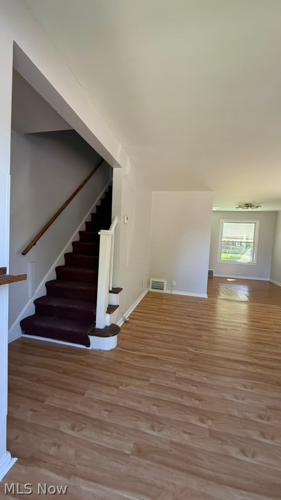 1527 Babbitt Road Property Photo 9