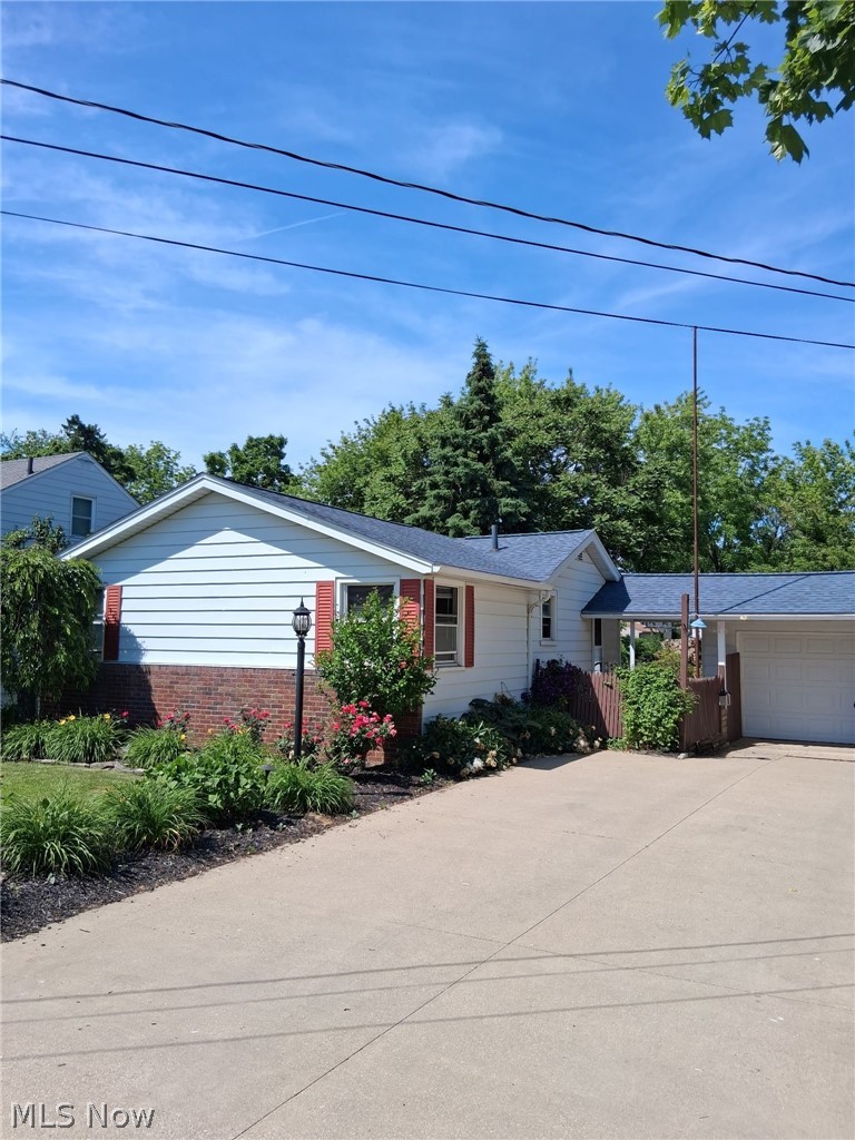 481 Shupe Avenue Property Photo 1