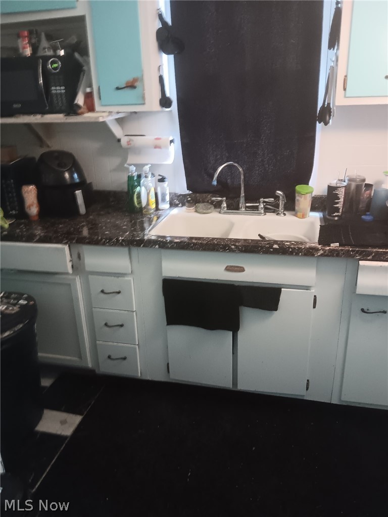897 Richmond Street Property Photo 4