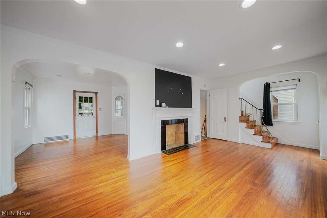 18400 Maple Heights Boulevard Property Photo 4