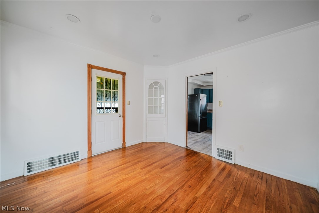 18400 Maple Heights Boulevard Property Photo 10