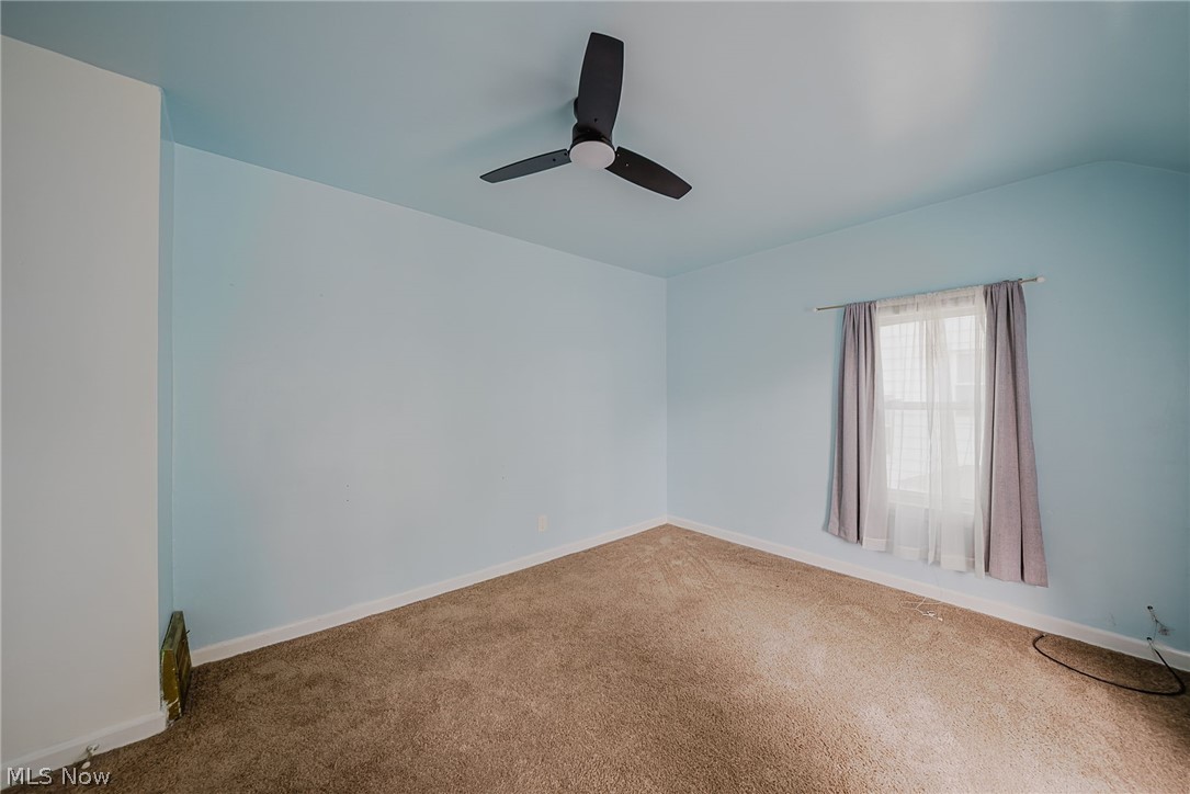 18400 Maple Heights Boulevard Property Photo 19