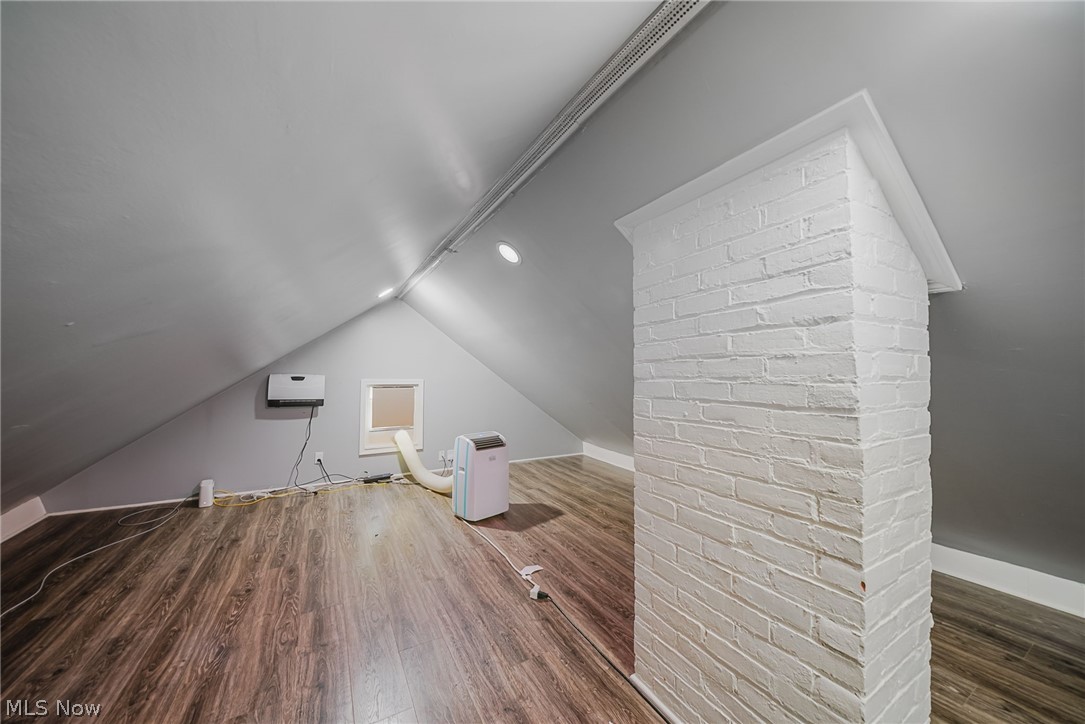 18400 Maple Heights Boulevard Property Photo 27