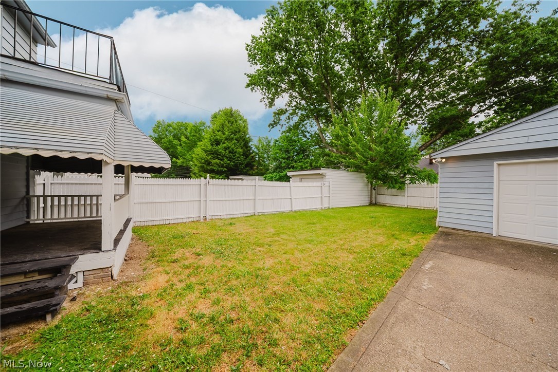 18400 Maple Heights Boulevard Property Photo 37
