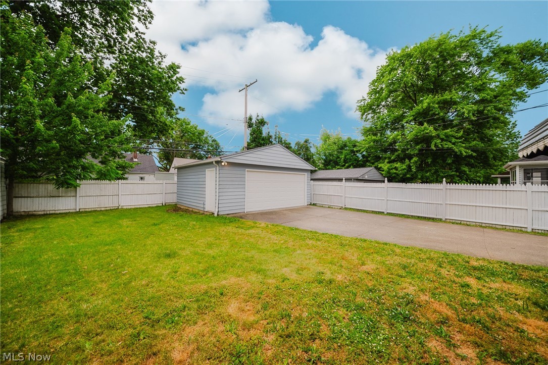 18400 Maple Heights Boulevard Property Photo 38