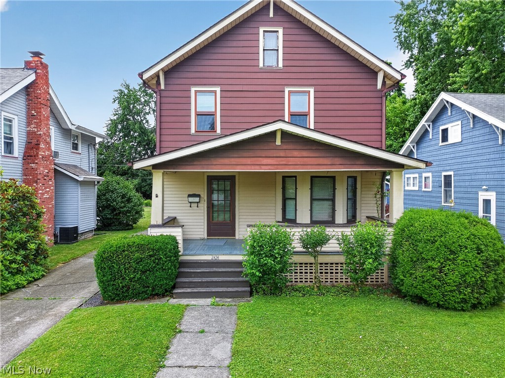 1936 E 45th Street Property Photo 1