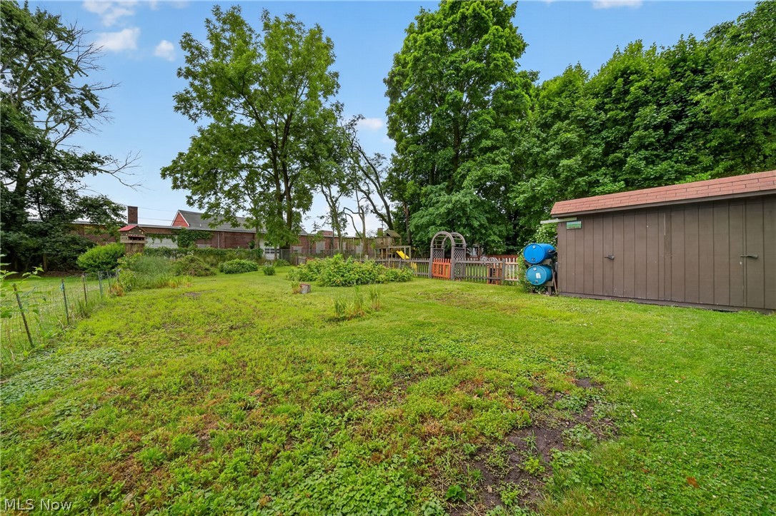 1936 E 45th Street Property Photo 7
