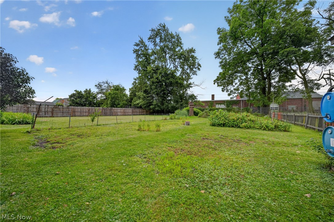 1936 E 45th Street Property Photo 9