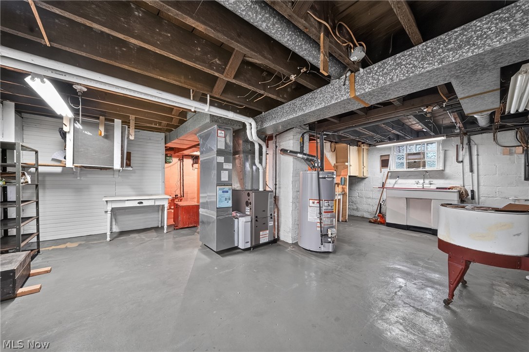 1936 E 45th Street Property Photo 36
