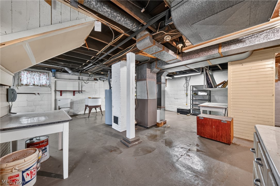 1936 E 45th Street Property Photo 37