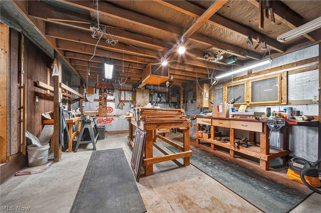 1936 E 45th Street Property Photo 41