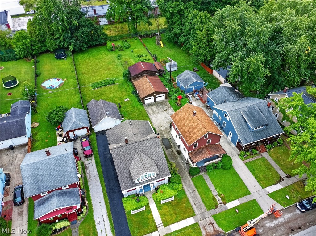 1936 E 45th Street Property Photo 45