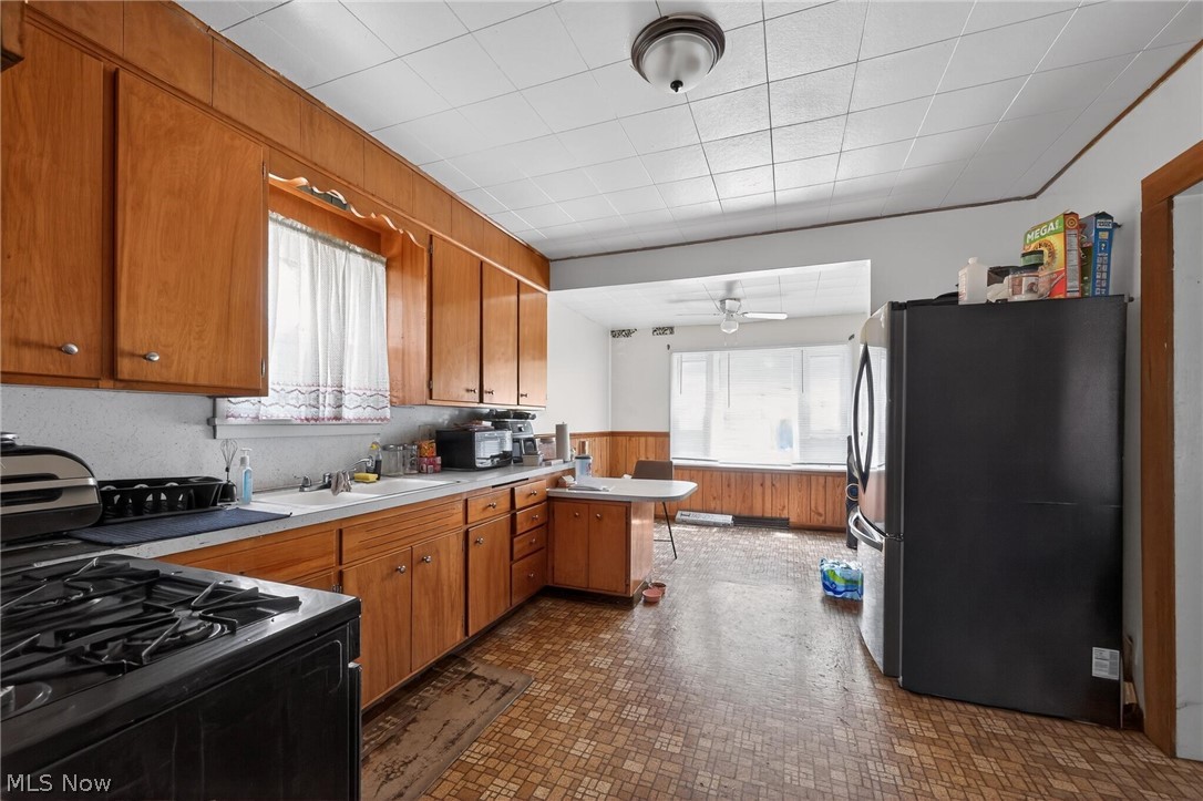 347 E Judson Avenue Property Photo 8