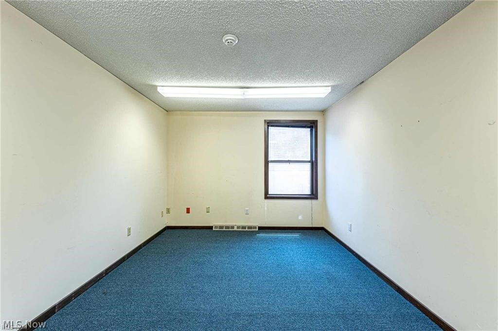 6061 S Broadway Property Photo 19