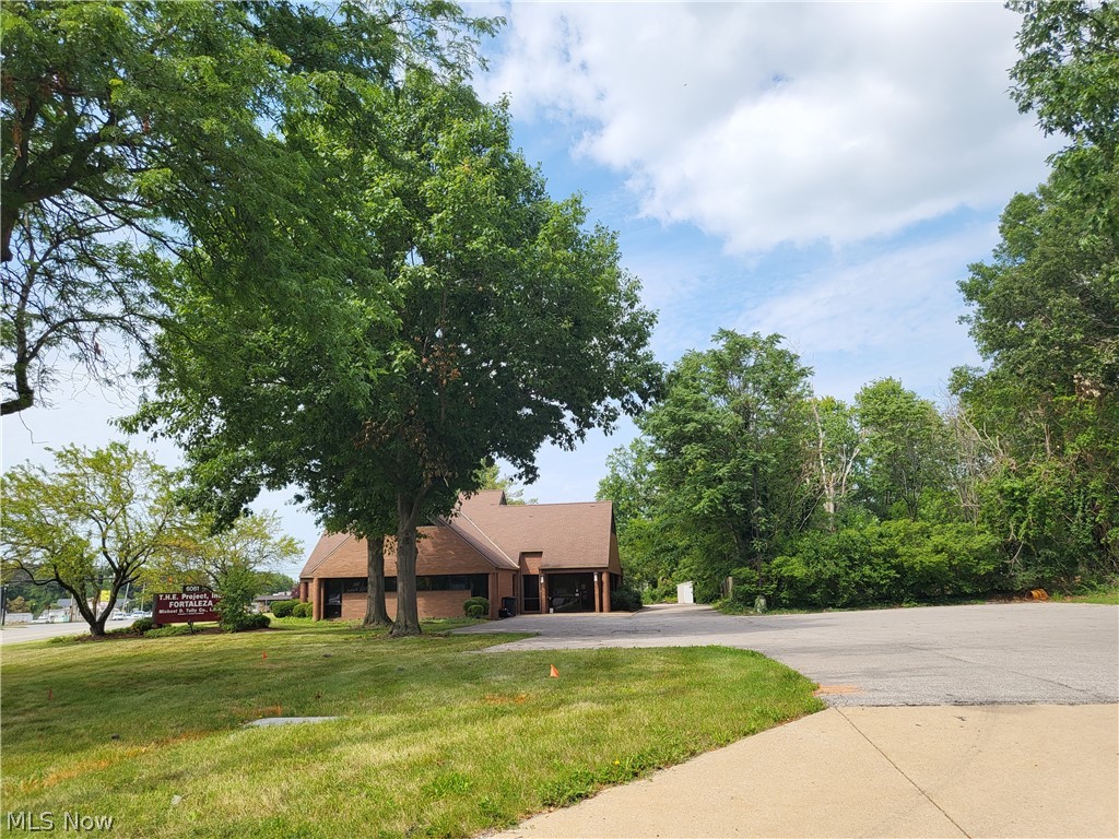 6061 S Broadway Property Photo 20