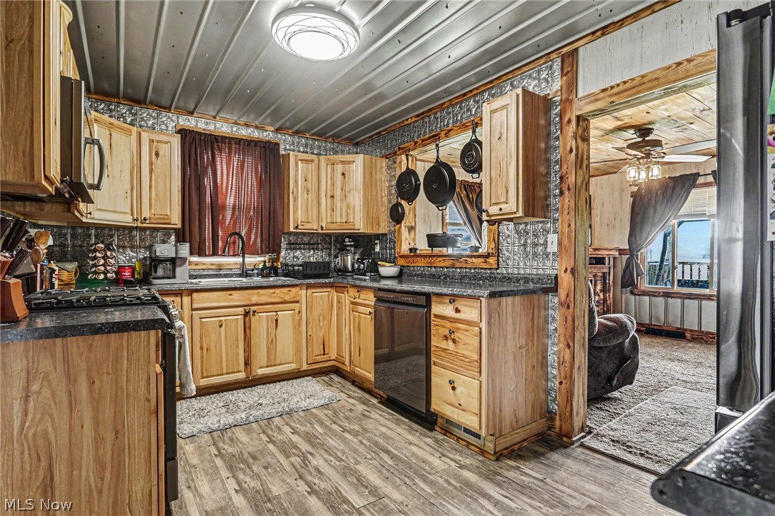 108 Washington Street Property Photo 10