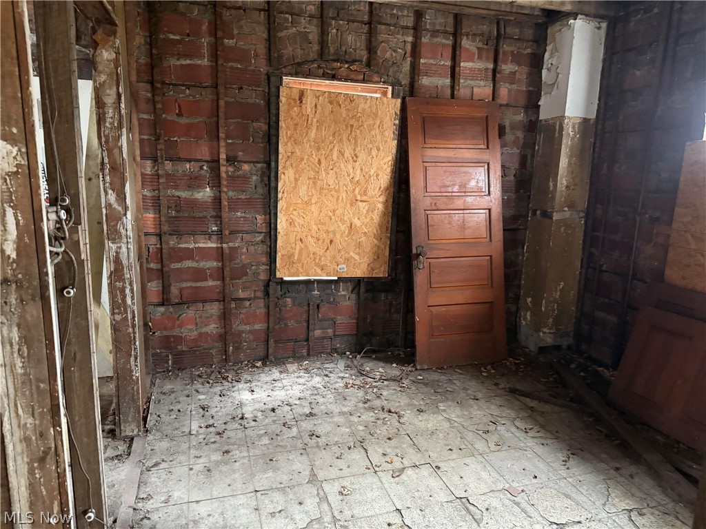 9702 Parkview Avenue Property Photo 9