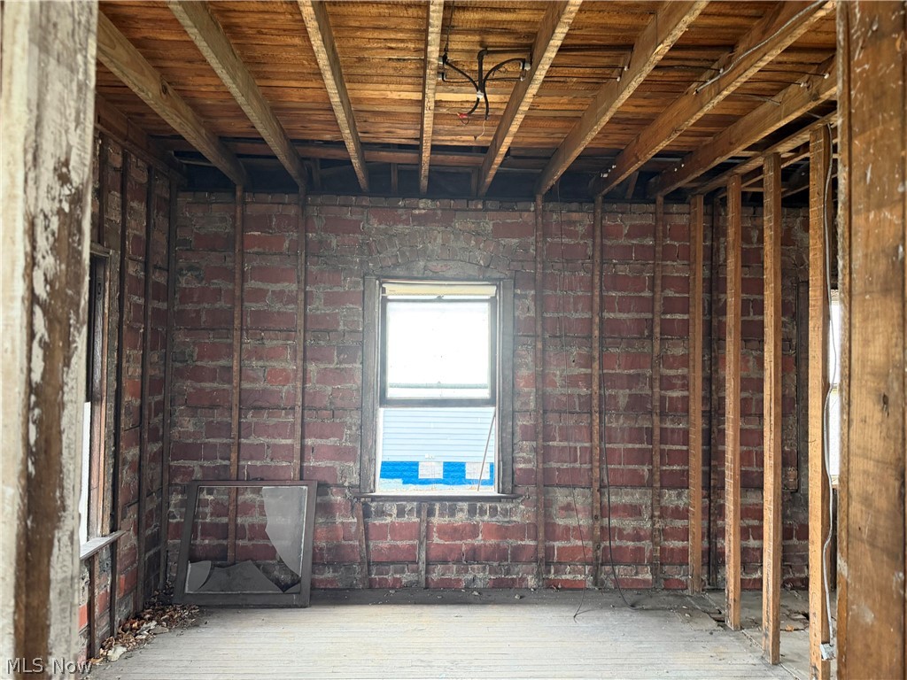 9702 Parkview Avenue Property Photo 14