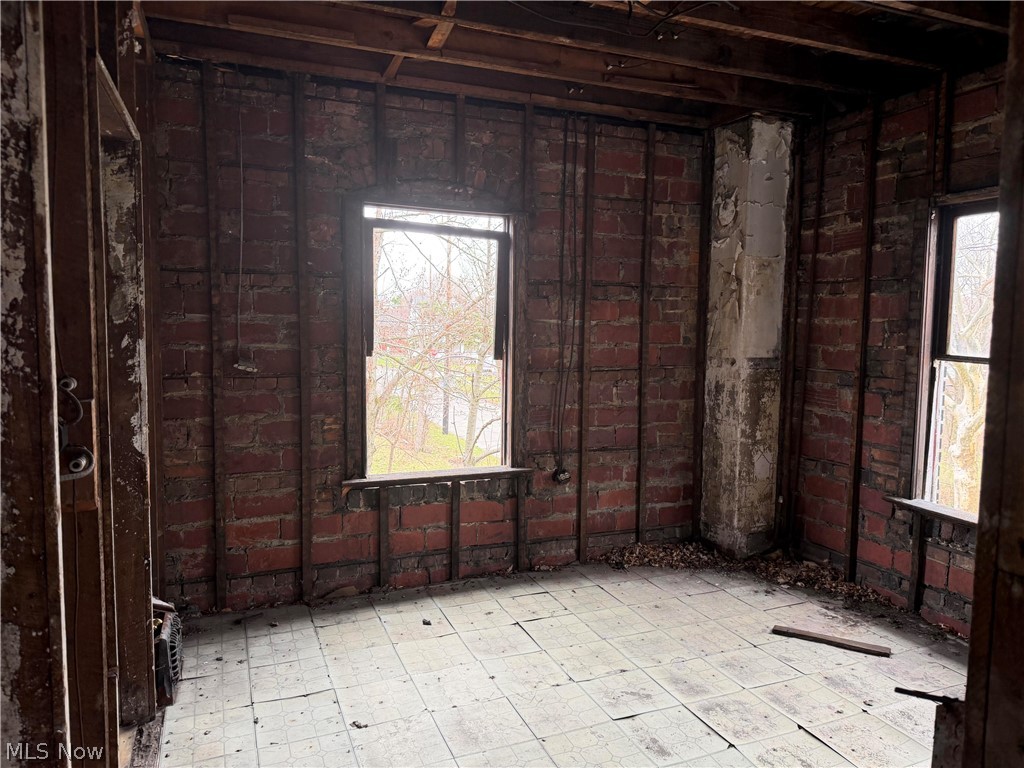 9702 Parkview Avenue Property Photo 18