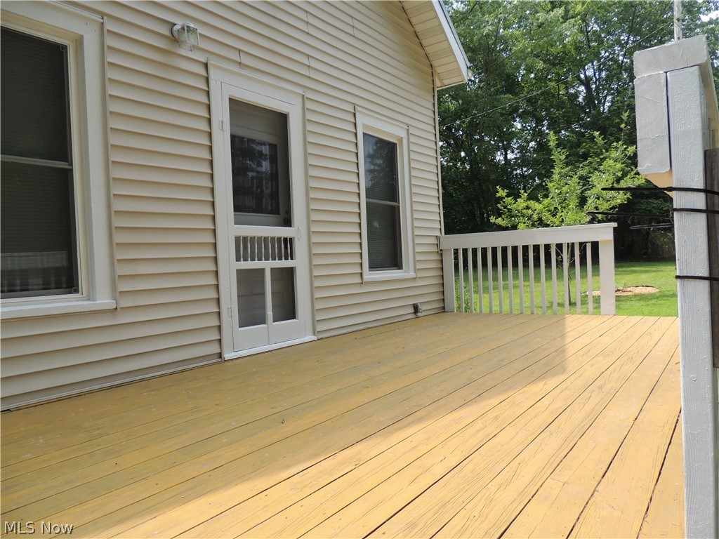 2242 Coffeen Street Property Photo 9