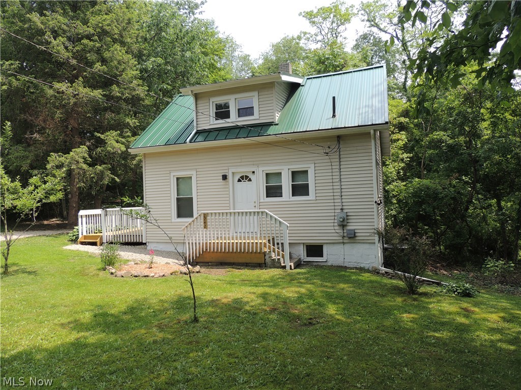 2242 Coffeen Street Property Photo 10