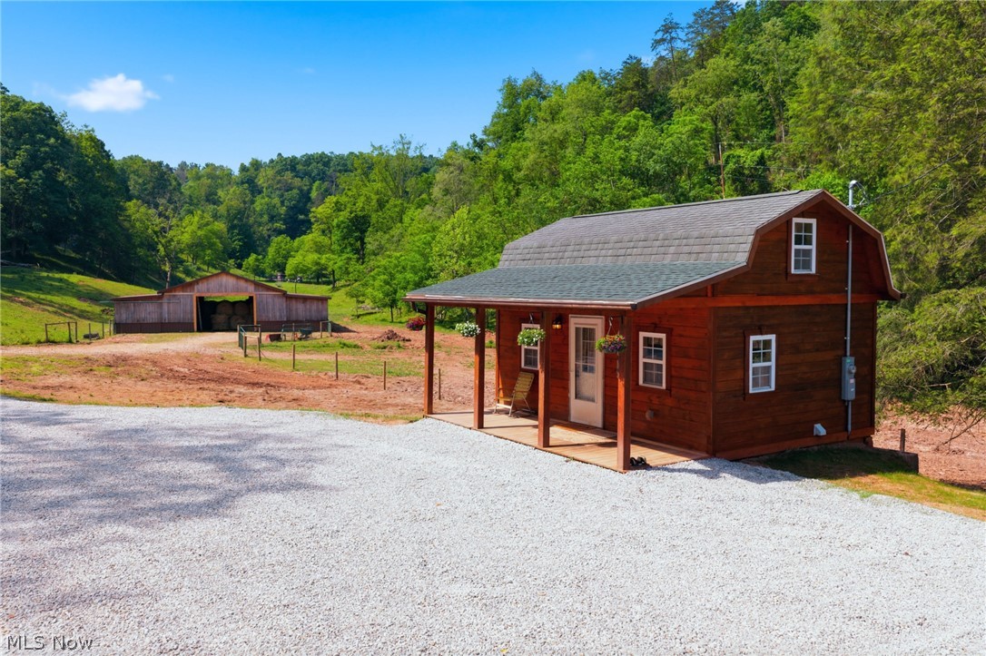 2068 Racy Road Property Photo 1