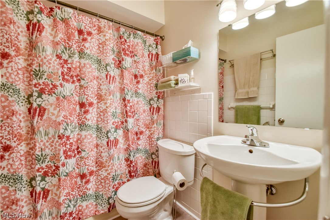 1 Meadowlawn Drive 12 Property Photo 14
