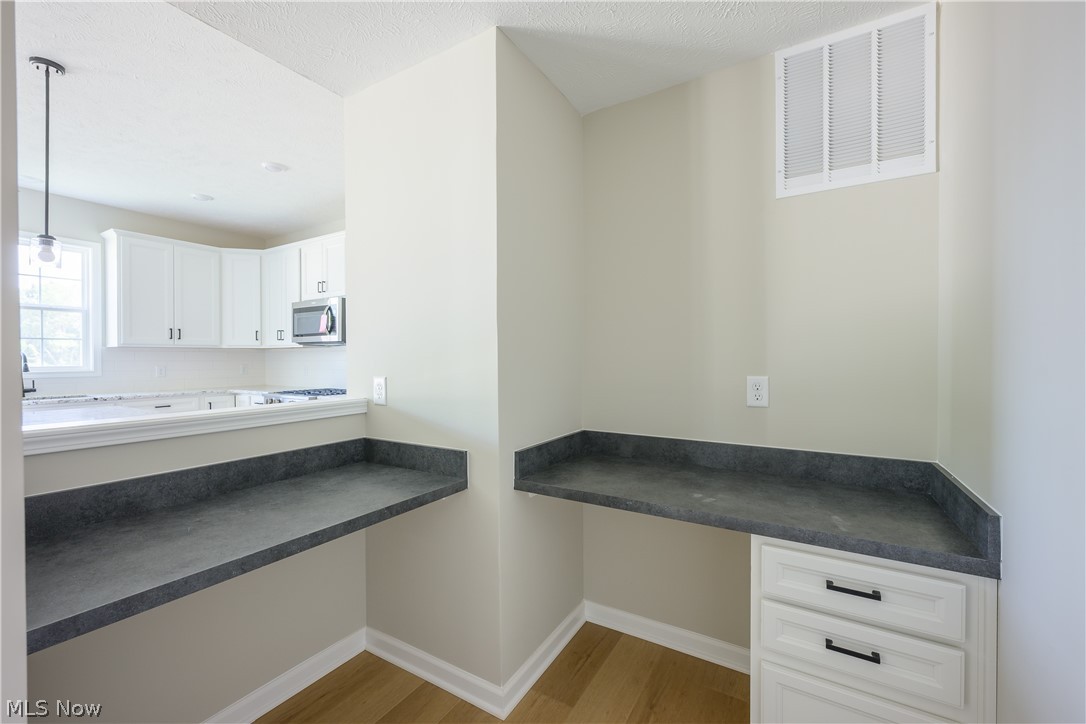 8010 Echo Hill Manor Drive Property Photo 12