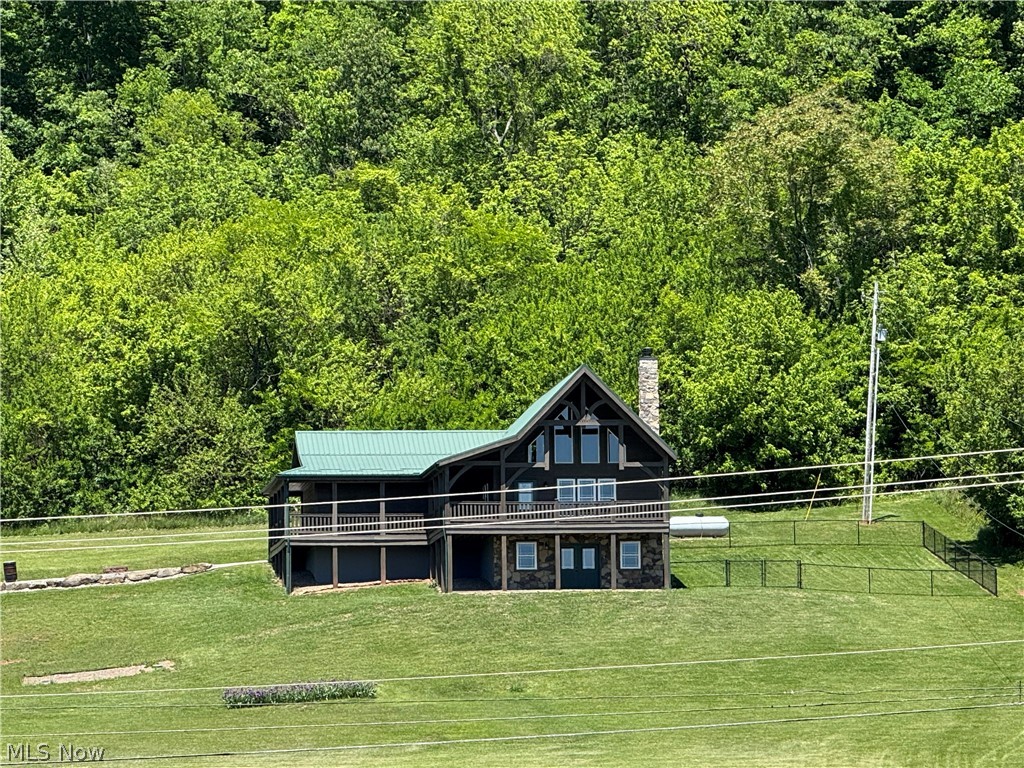 476 Browns Lane Property Photo 1