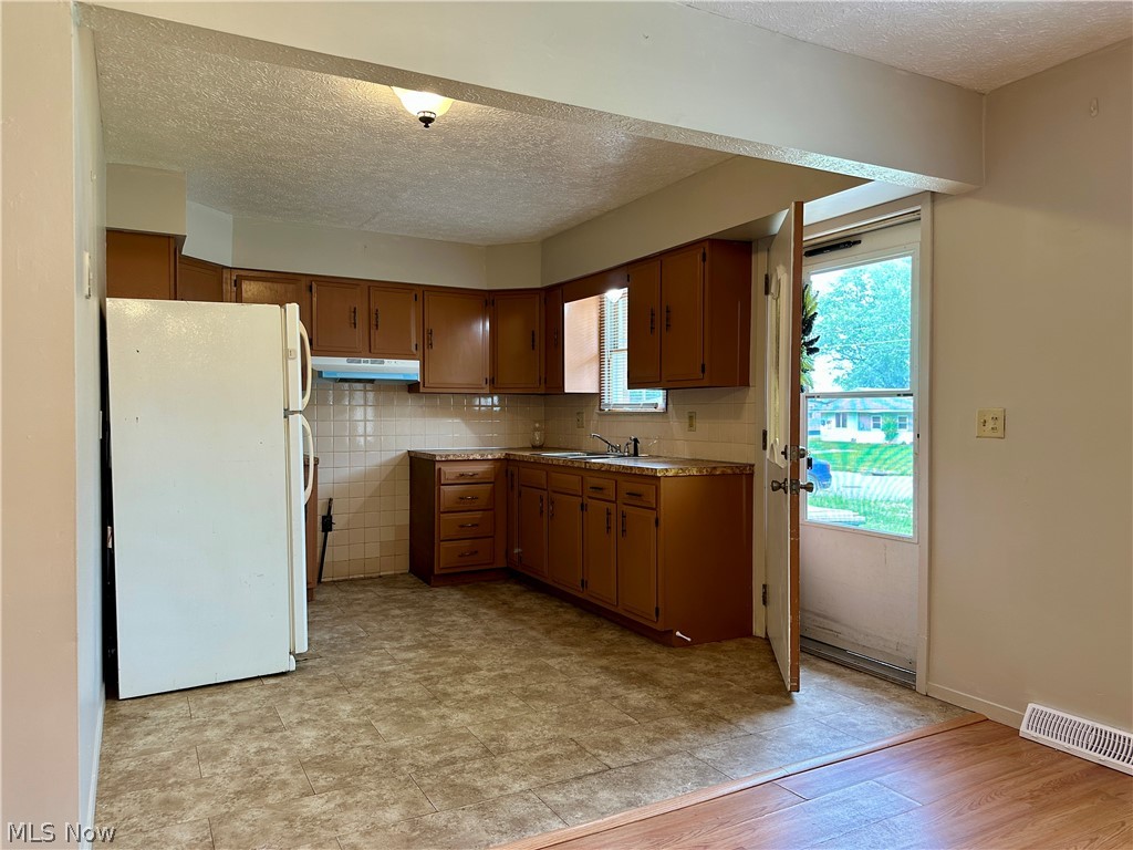 4827 Dunsmore Avenue Property Photo 4
