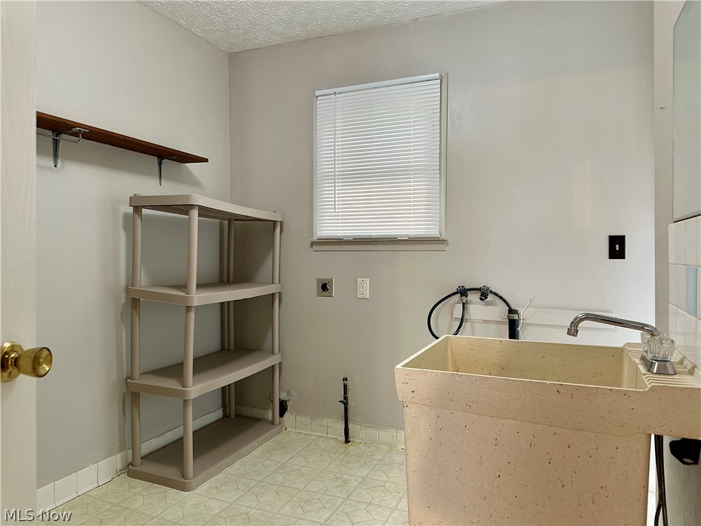 4827 Dunsmore Avenue Property Photo 6