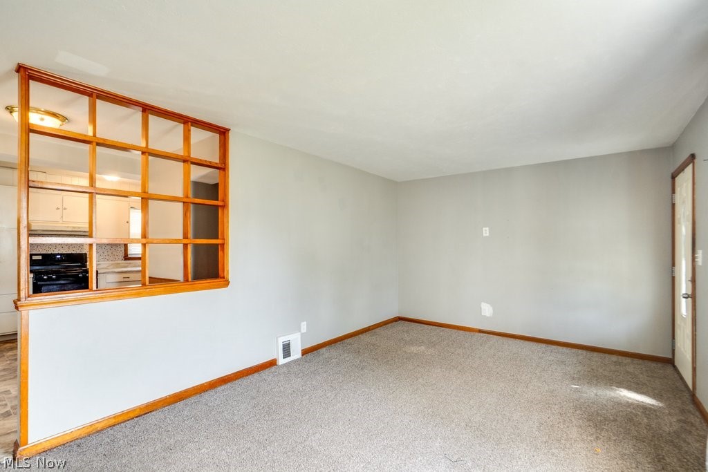 29800 Robert Street Property Photo 4