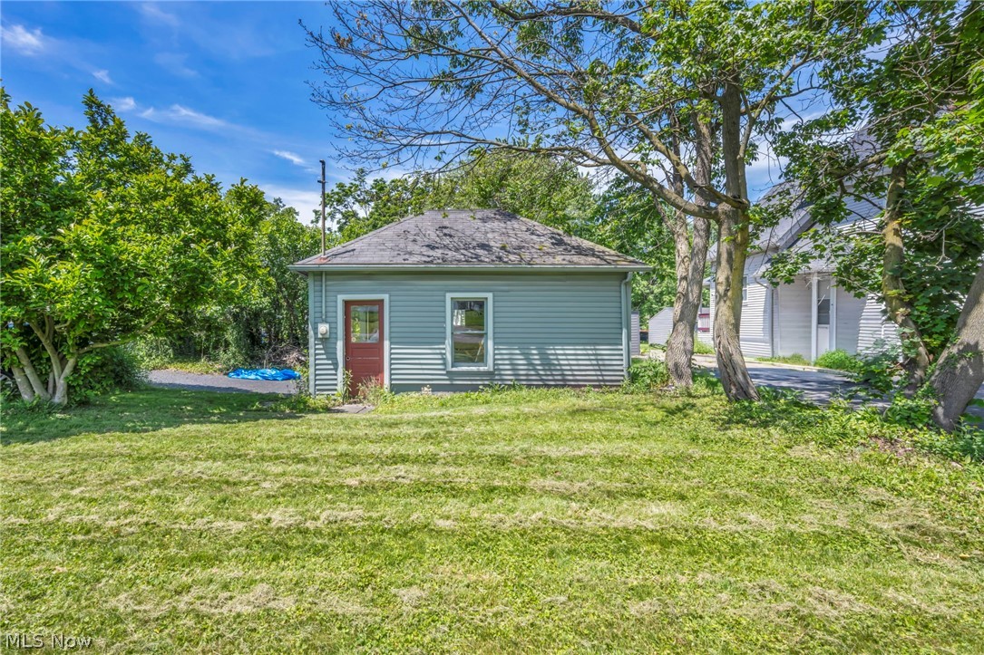 732 Robbins Avenue Property Photo 37