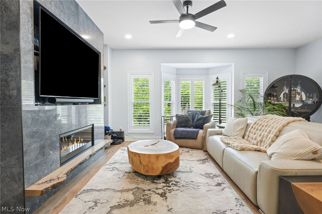 128 Vine Street 16a Property Photo 4