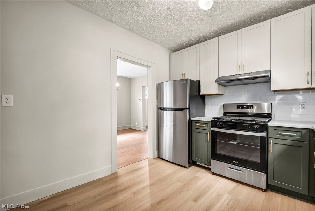 3270 Yorkshire Road Property Photo 4