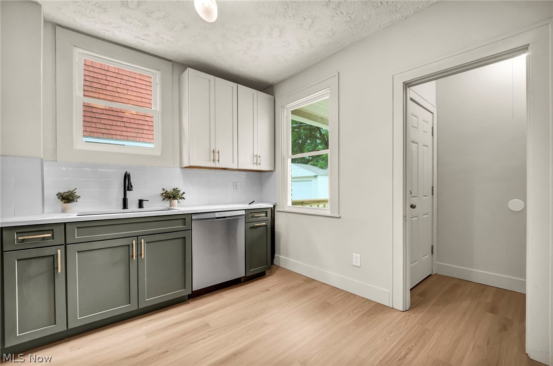 3270 Yorkshire Road Property Photo 5