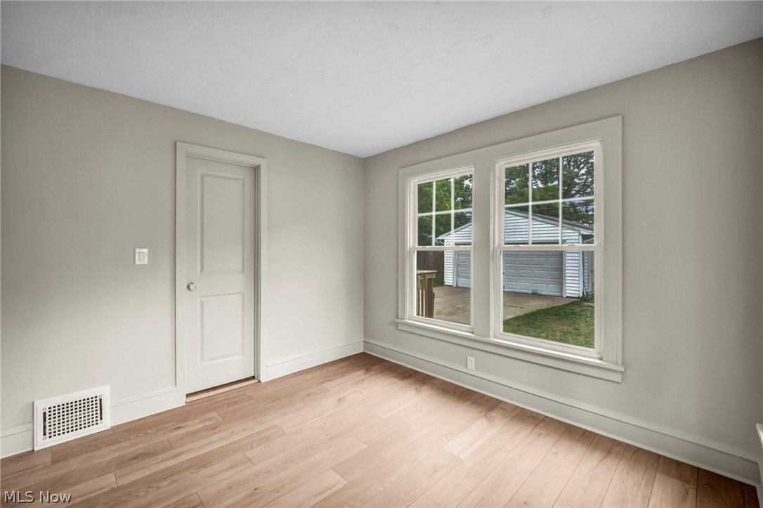 3270 Yorkshire Road Property Photo 13