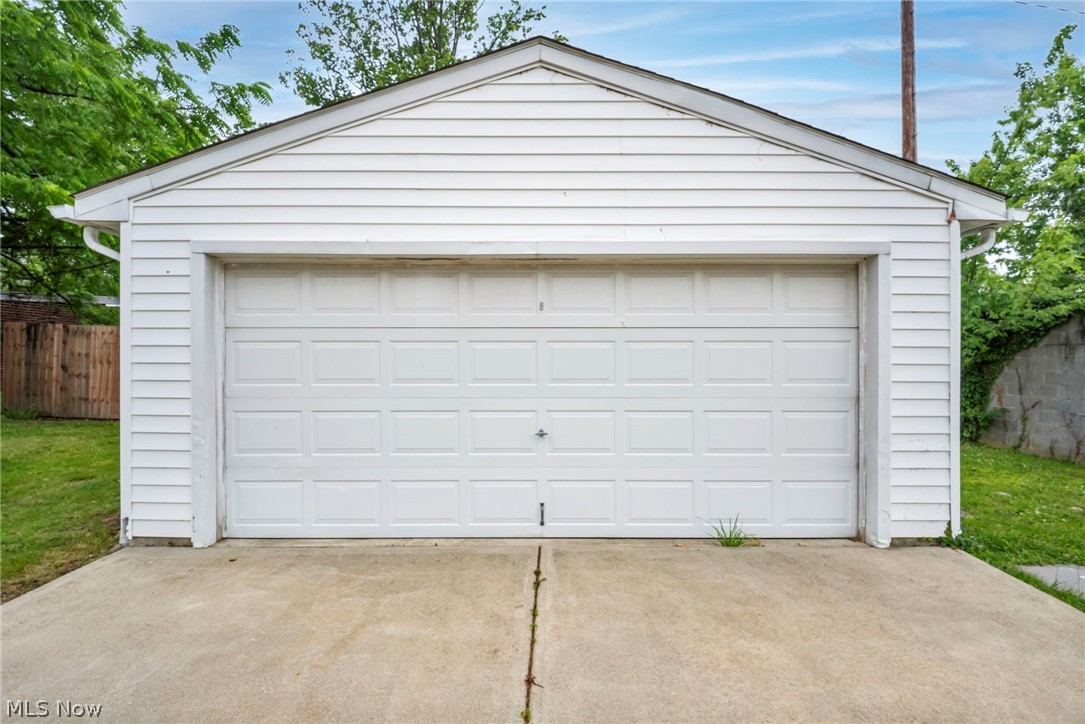 3270 Yorkshire Road Property Photo 45