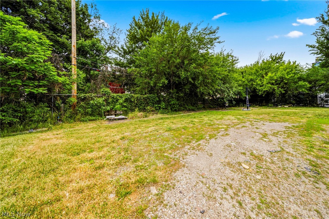 1532 E 78th Street Property Photo 40