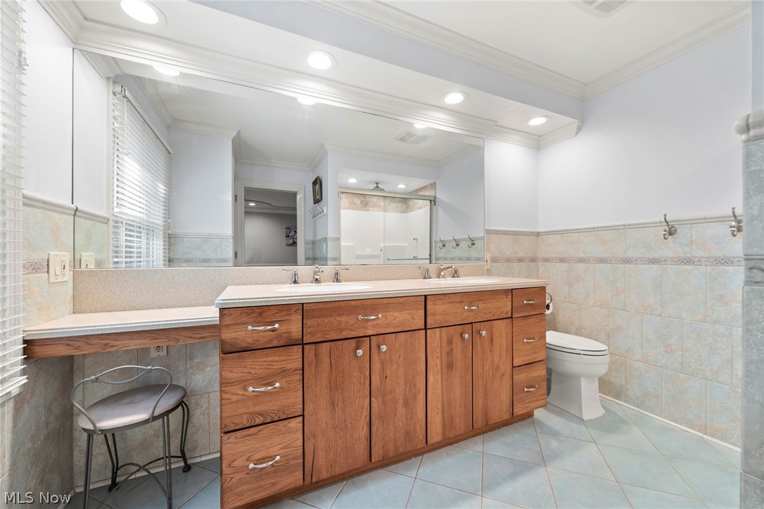 3871 Greentree Road Property Photo 24