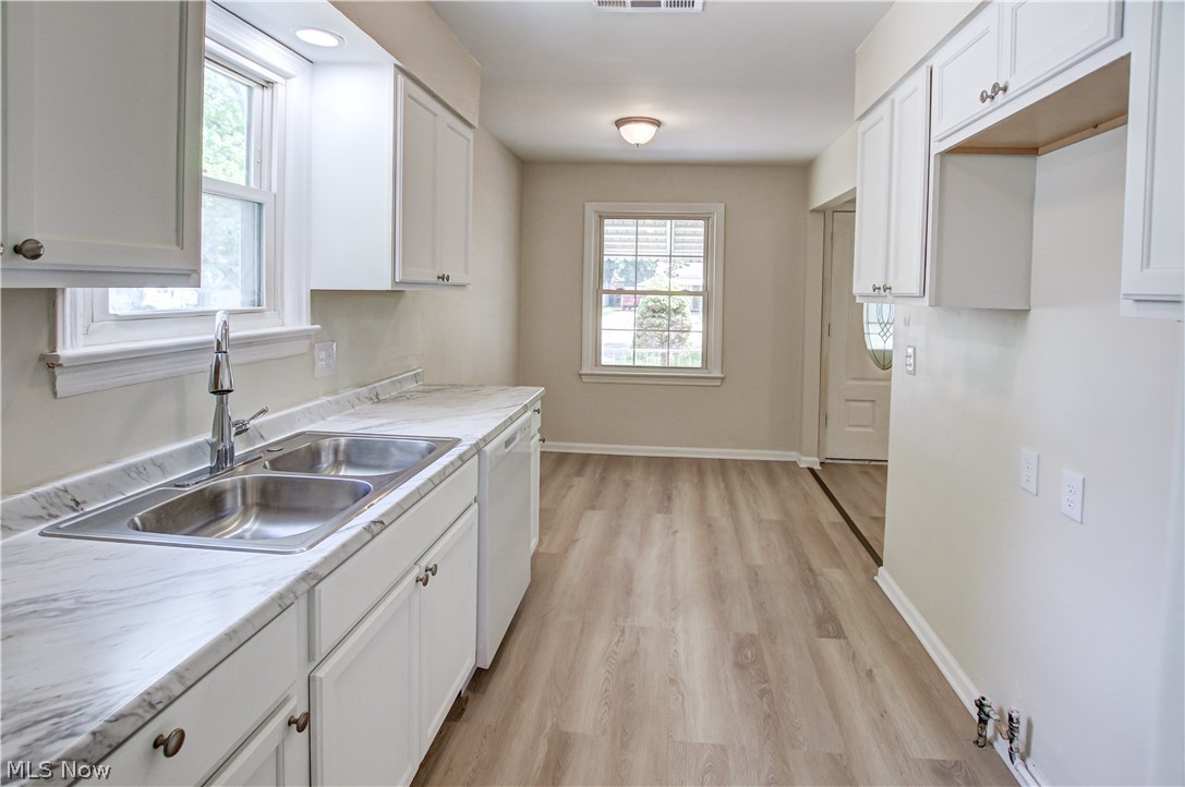 861 Oak Street Property Photo 6