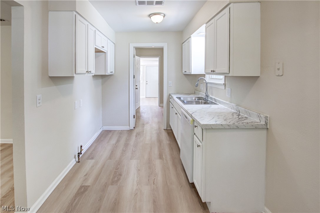 861 Oak Street Property Photo 9