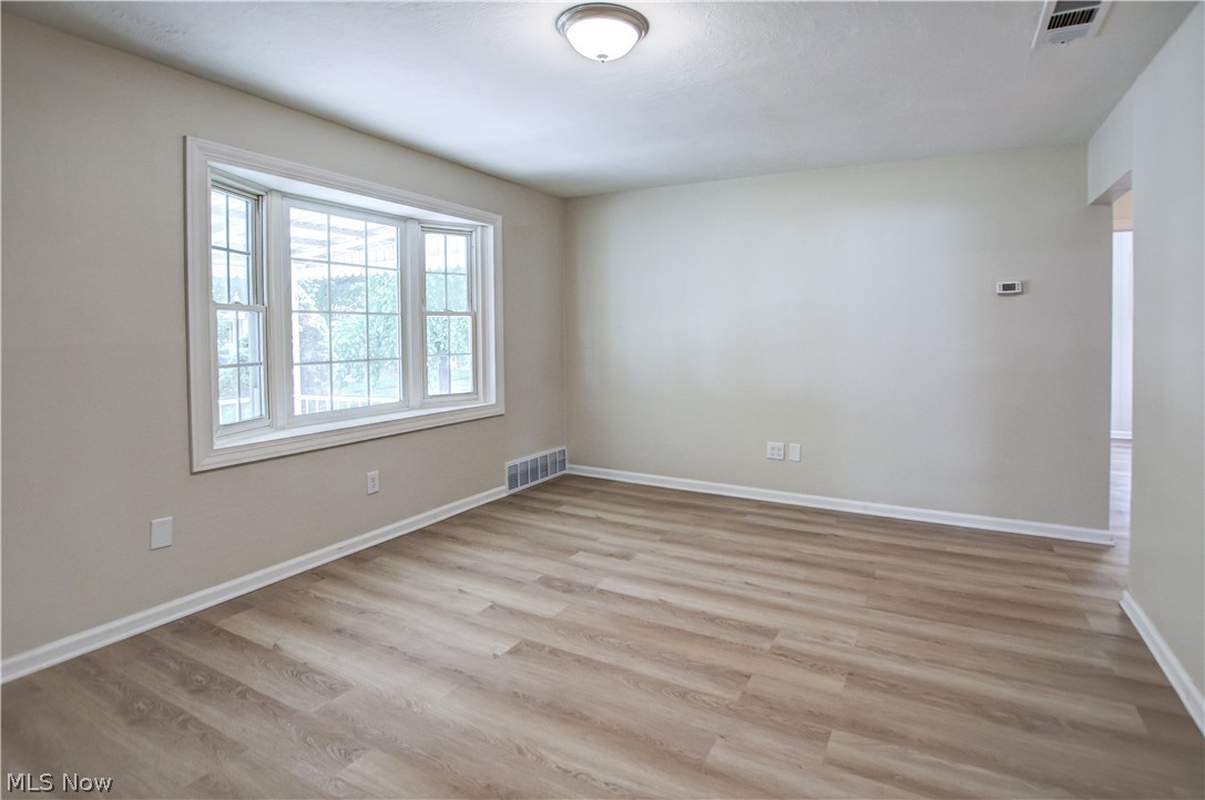 861 Oak Street Property Photo 13