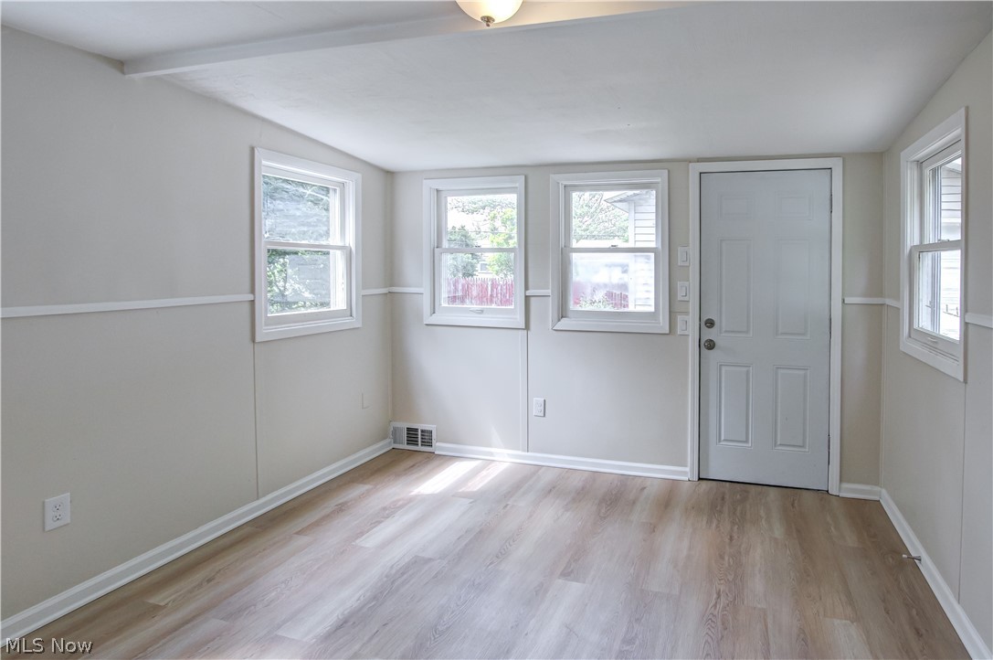861 Oak Street Property Photo 17