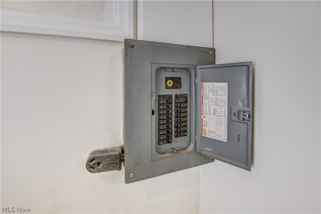 861 Oak Street Property Photo 23