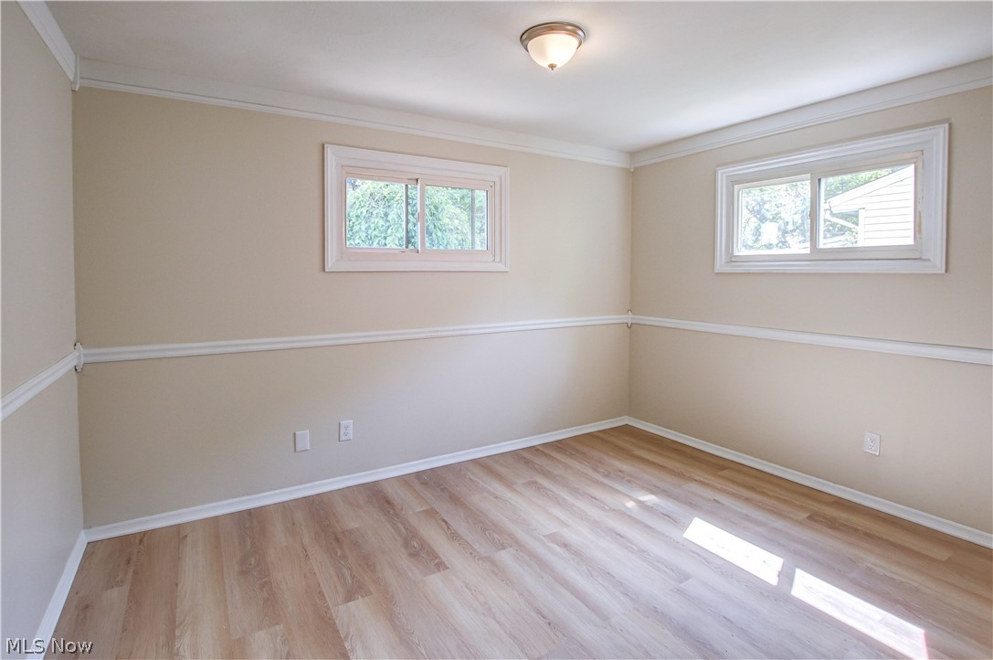 861 Oak Street Property Photo 28