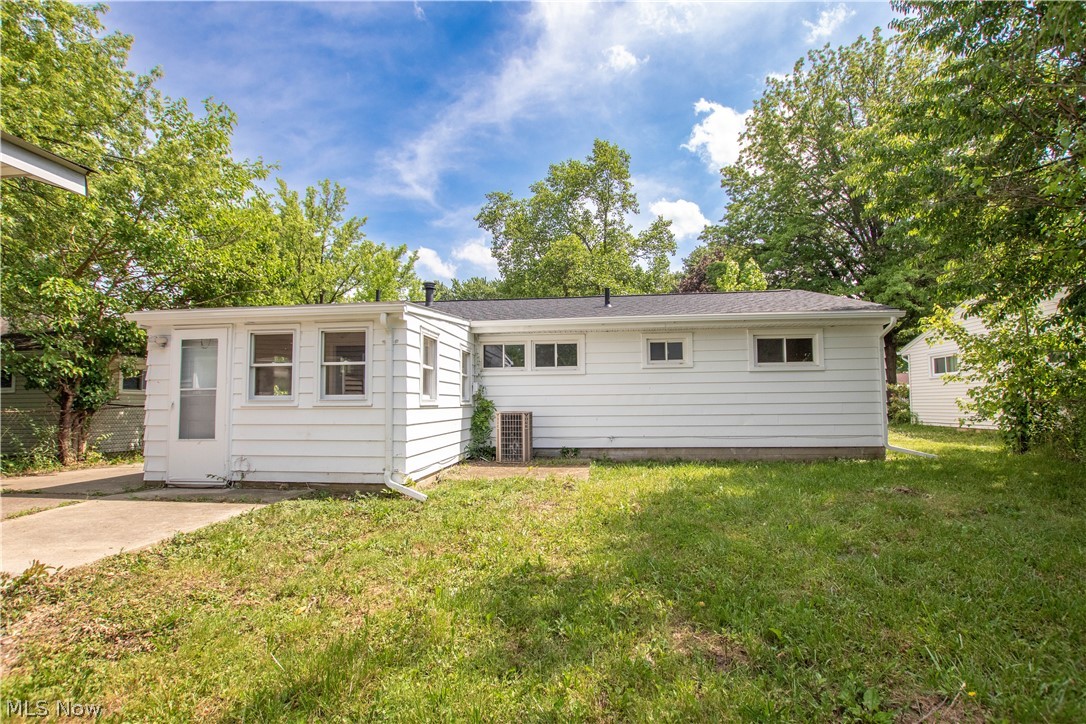 861 Oak Street Property Photo 35