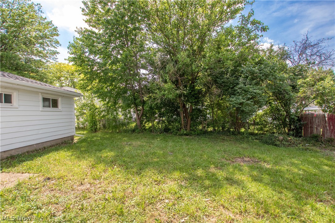 861 Oak Street Property Photo 37