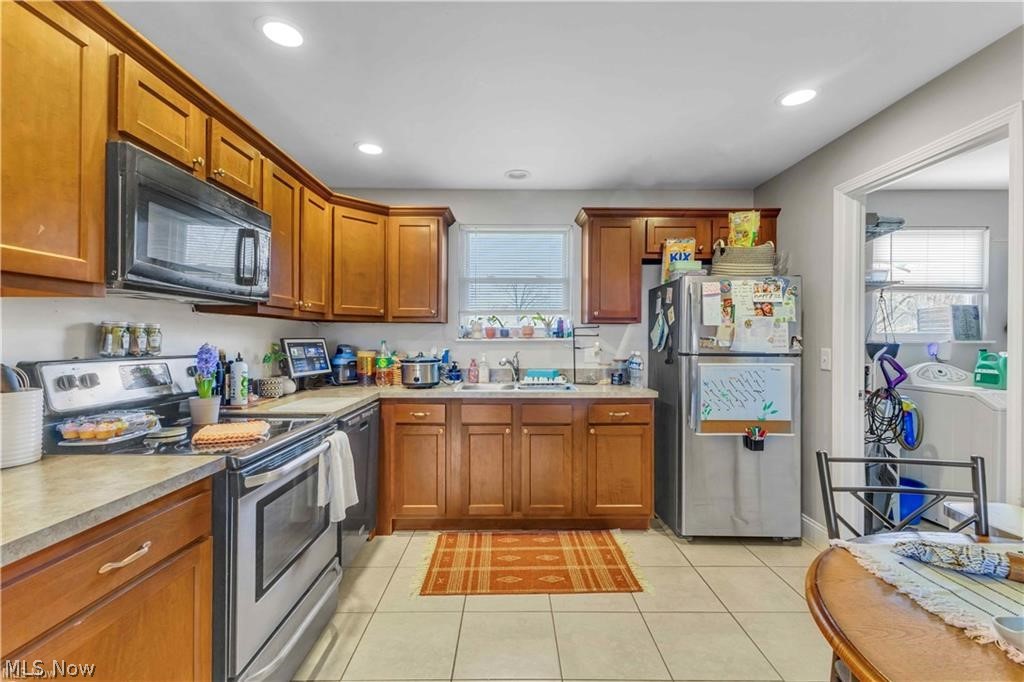 2587 Jaycox Road Property Photo 4